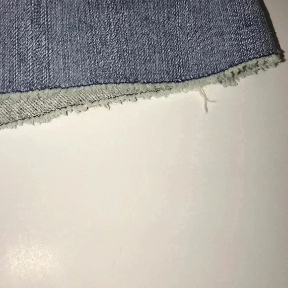 Levi’s Denim Raw Hem Skirt Size 13 - Picture 4 of 6